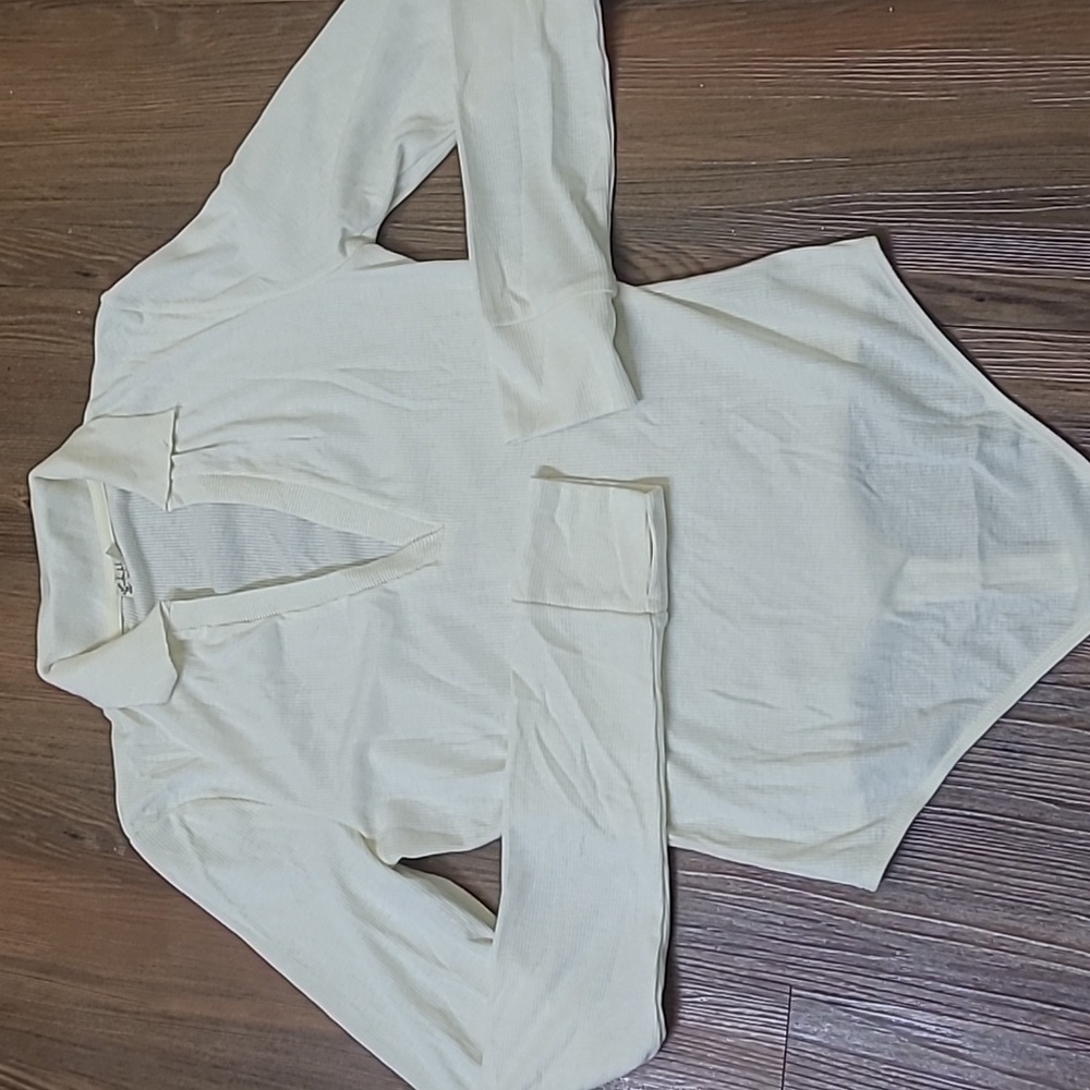 Free People Cream Ribbed Knit Top used exelente condition for women zise m.